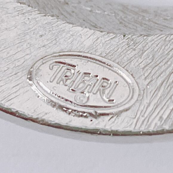 VTG Signed Trifari Ribbon Brooch Early 1970s Silver Tone Mid Century Style Pin - Picture 9 of 10